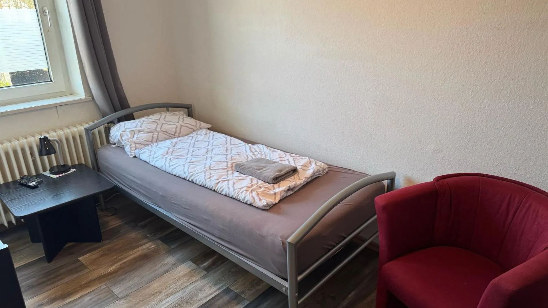 Ruhige 3-Zimmerwohnung Im Norden Bremens Fuer Monteure Und Geschaeftsreisende Pm 33 Og Apartment Bremen